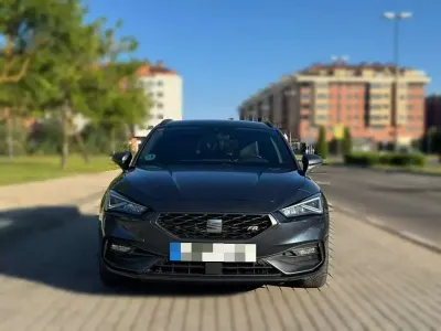 Usado Seat Leon ST FR 150 CV (110 kW) 2021 Gris Familiar