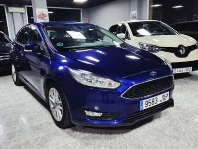 Używany Ford Focus Trend+ 125 KM (91 kW) 2017 Niebieski Hatchback