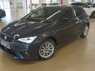 Usado Seat Ibiza FR 116 CV (85 kW) 2024 Gris Utilitario