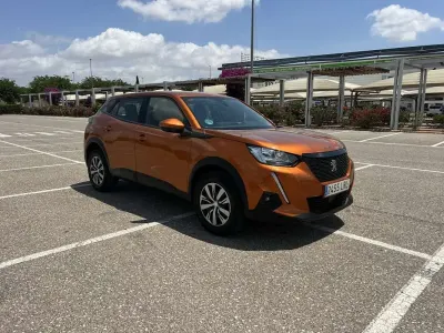 Usado Peugeot 2008 Active 110 CV (80 kW) 2021 Naranja SUV