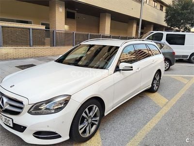 Usado Mercedes E200 Avantgarde 136 CV (100 kW) 2015 Blanco Familiar