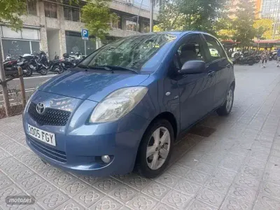 Usado Toyota Yaris Sol 89 CV (65 kW) 2006 Azul Berlina