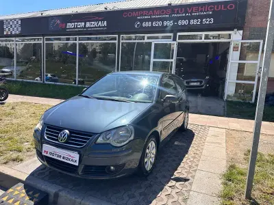 Usado VW Polo Sportline 100 CV (73 kW) 2006 Gris / plata Utilitario