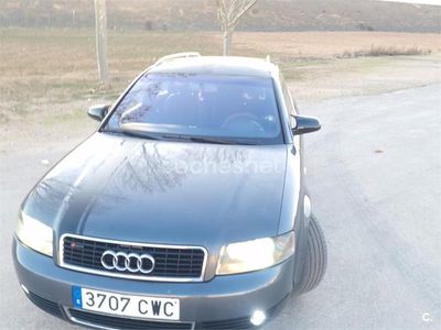 Usado Audi A4 Sport 163 CV (119 kW) 2004 Gris / plata Berlina
