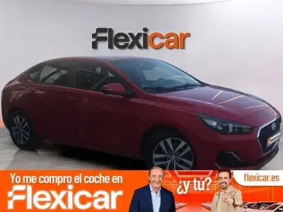 Usado Hyundai i30 120 CV (88 kW) 2020 Rojo