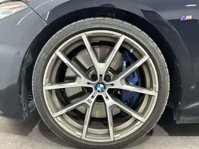 Begagnad BMW M850 Shadowline 530 HK (389 kW) 2019 Blå Sportkupé