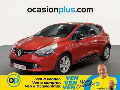 Usado Renault Clio LIMITED 90 CV (66 kW) 2016 Rojo Utilitario