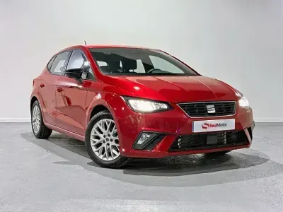 Usado Seat Ibiza FR 116 CV (85 kW) 2025 Rojo Utilitario