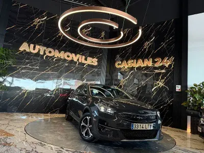 Usado Kia XCeed 141 CV (103 kW) 2022 Gris / plata SUV