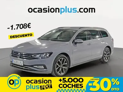 Używany VW Passat Executive 150 KM (110 kW) 2022 Szary Kombi