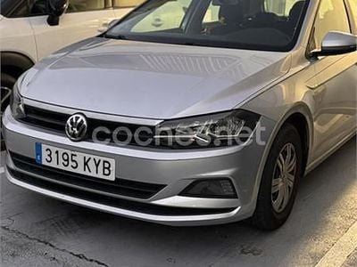 Usado VW Polo Advance 80 CV (58 kW) 2019 Gris / plata Utilitario