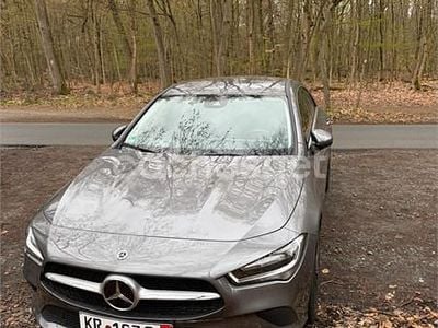 Usado Mercedes CLA200 163 CV (119 kW) 2022 Gris / plata Berlina