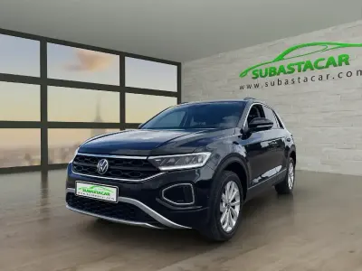 Usado VW T-Roc Life 110 CV (80 kW) 2022 Negro SUV