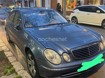 Azul Usado 2003 Mercedes E400 Avantgarde Berlina | 5500 €