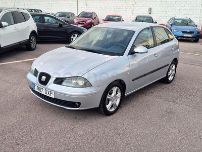 Usado Seat Ibiza 100 CV (73 kW) 2006 Gris / plata Utilitario