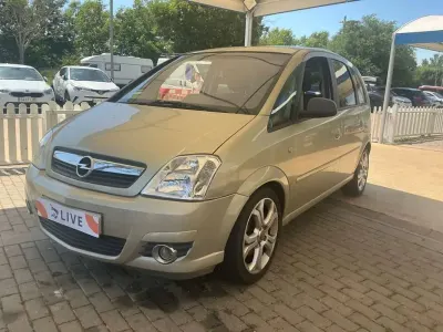 Usado Opel Meriva Cosmo 99 CV (72 kW) 2007 Gris Monovolumen