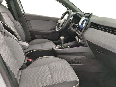 Usado Renault Clio V Techno 101 CV (74 kW) 2025 Gris Berlina