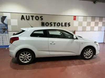Usado Kia ProCeed 140 CV (102 kW) 2008 Blanco Utilitario