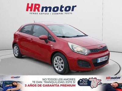 Usado Kia Rio 86 CV (63 kW) 2014 Rojo Berlina