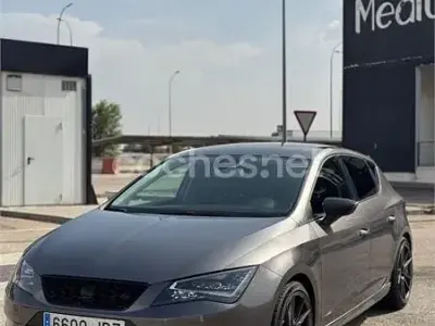 Usado Seat Leon FR 150 CV (110 kW) 2015 Gris / plata Berlina