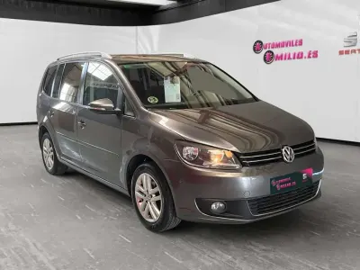 Usado VW Touran Advance 105 CV (77 kW) 2012 Gris Monovolumen