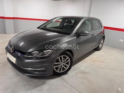 Usado VW Golf VII Advance 130 CV (95 kW) 2019 Gris / plata Familiar