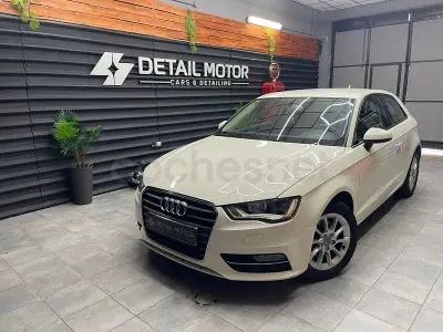 Usado Audi A3 Attraction 105 CV (77 kW) 2013 Blanco Berlina