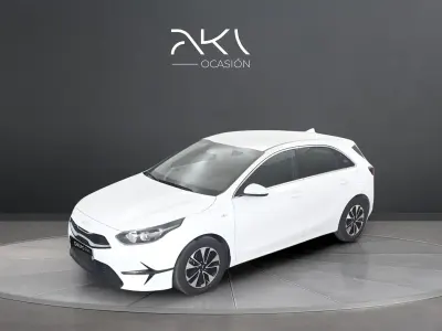 Usado Kia Ceed 100 CV (73 kW) 2025 Blanco Utilitario