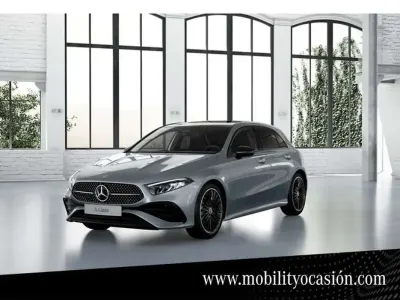 Usado Mercedes A200 AMG line 163 CV (119 kW) 2025 Plateado Berlina
