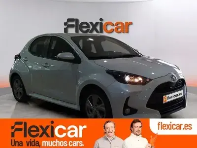 Usado Toyota Yaris Hybrid Active 116 CV (85 kW) 2024 Blanco