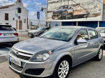 Usado Opel Astra Cosmo 150 CV (110 kW) 2006 Gris / plata Berlina