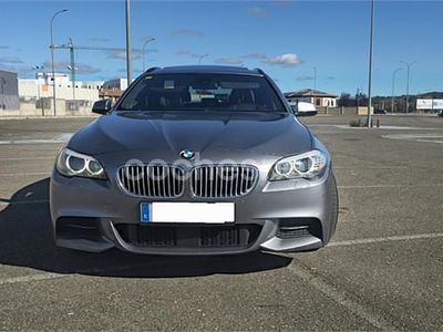 Gris / plata Usado 2012 BMW M550 Comfort Edition Berlina | 25.000 €