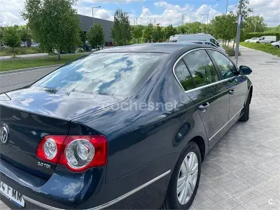 Begagnad VW Passat Highline 140 HK (102 kW) 2007 Svart Sedan