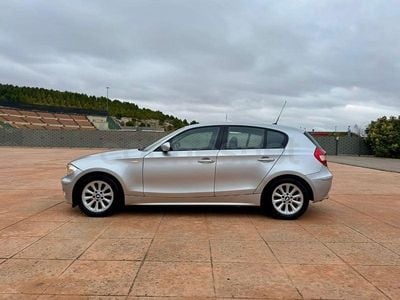 Usado BMW 118 143 CV (105 kW) 2007 Gris / plata Utilitario
