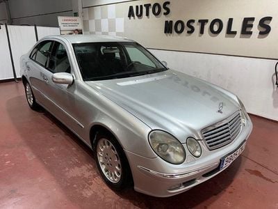 Usado Mercedes E320 Elegance 204 CV (150 kW) 2003 Gris / plata Berlina