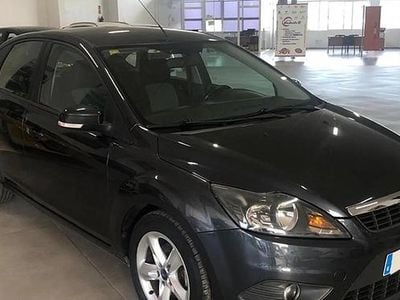 Azul / gris Usado 2010 Ford Focus Trend Berlina | 4500 € (Precio justo)
