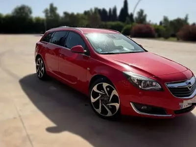 Usado Opel Insignia Sportive 250 CV (183 kW) 2015 Rojo Familiar