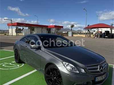 Usado Mercedes E220 170 CV (125 kW) 2010 Gris / plata Coupe