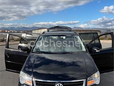 Usado VW Touran Highline 140 CV (102 kW) 2008 Negro Monovolumen