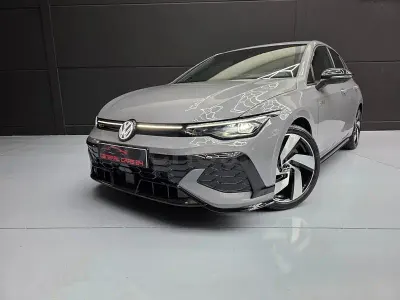 Usado VW Golf VIII GTI Clubsport 300 CV (220 kW) 2025 Gris / plata Berlina