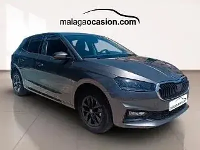 Usado Skoda Fabia Selection 95 CV (69 kW) 2025 Gris Utilitario