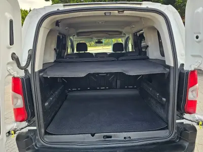 Usado Citroën Berlingo Feel 100 HP (73 kW) 2021 Branco Monovolume