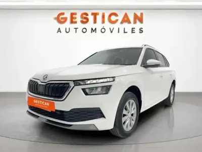 Usado Skoda Kamiq Ambition 110 CV (80 kW) 2021 Blanco SUV