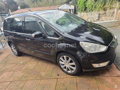 Usado Ford Galaxy Ghia 140 CV (102 kW) 2007 Negro Monovolumen