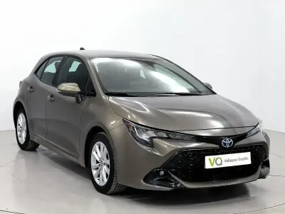Używany Toyota Corolla Active 140 KM (102 kW) 2024 Żółty Sedan/Limuzyna