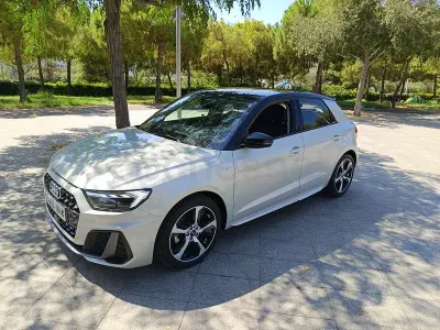 Nuevo Audi A1 Sportback 116 CV (85 kW) 2026 Gris / plata Utilitario