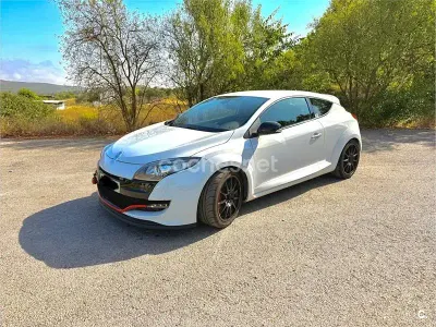 Usado Renault Mégane III 250 CV (183 kW) 2010 Blanco Berlina