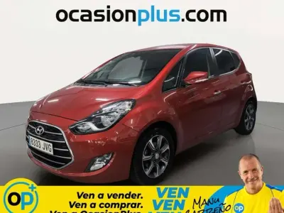 Usado Hyundai ix20 126 CV (92 kW) 2016 Rojo Utilitario