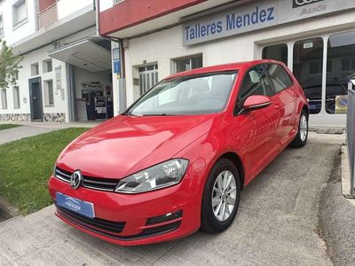 Usado VW Golf VII Advance 105 CV (77 kW) 2014 Rojo Utilitario