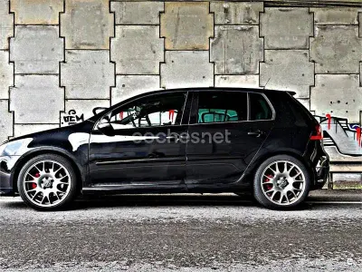 Usado VW Golf V GTI 200 CV (147 kW) 2007 Negro Berlina